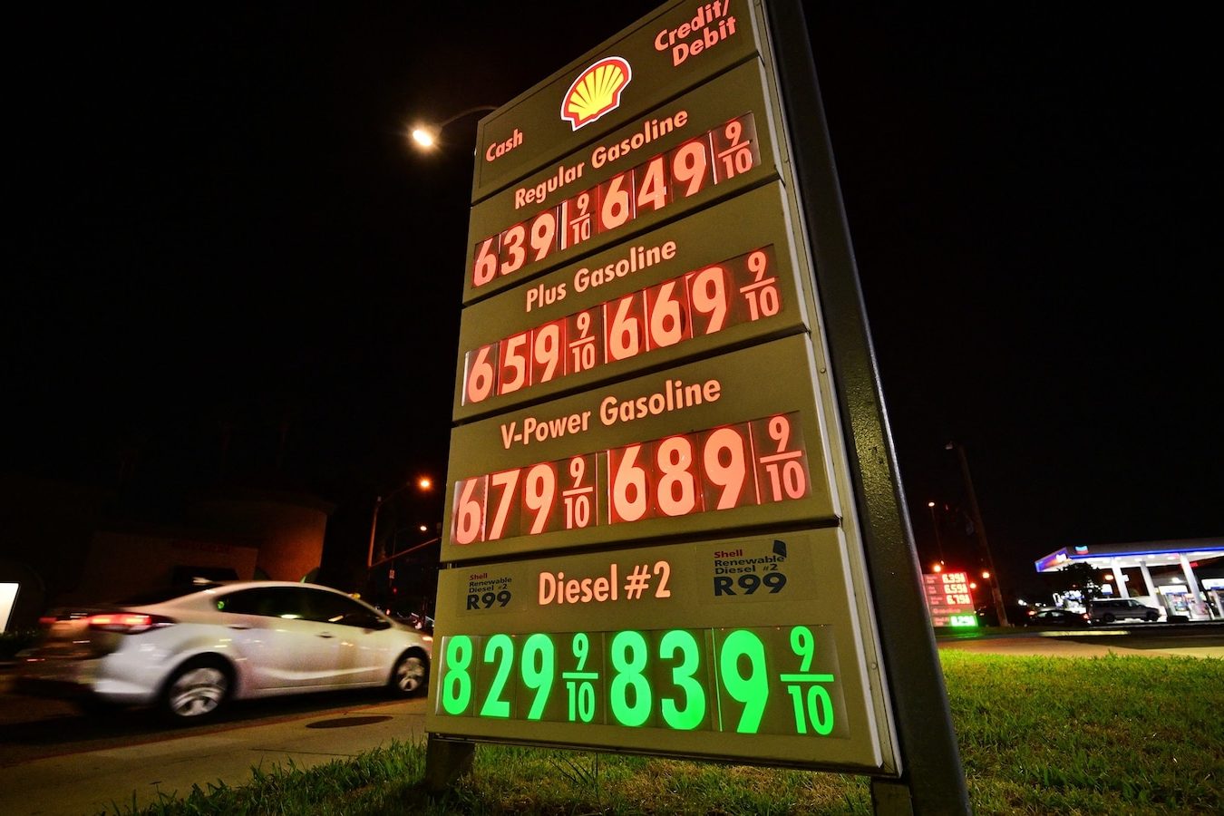 ABD'de Dizel Fiyatları 6,43 Dolarla Tüm Zamanların Rekorunu Kırdı