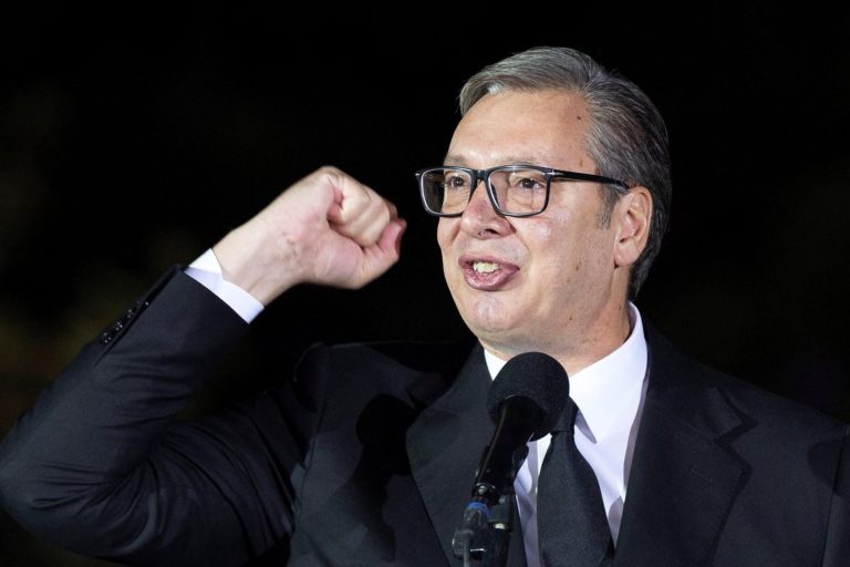 Aleksandar Vučić, başbakanlık için cumhurbaşkanlığından ayrıldı