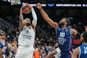Anadolu Efes, Real Madrid'i 94-84 yenerek ilk galibiyetini aldı