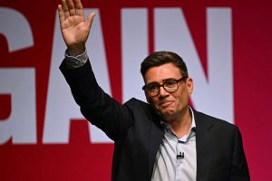 Andy Burnham İngiltere seçim sistemi reformunu seçime taşıyacak