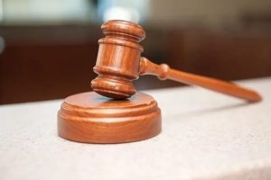 AYM, yoksulluk nafakasındaki süresiz ibaresini iptal etti