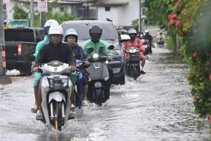 Bangkok’ta sel suları çekiliyor: 700 bin kişi etkilendi