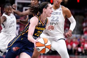 Caitlin Clark rekorla Fever'ı Aces karşısında üçüncü maça taşıdı