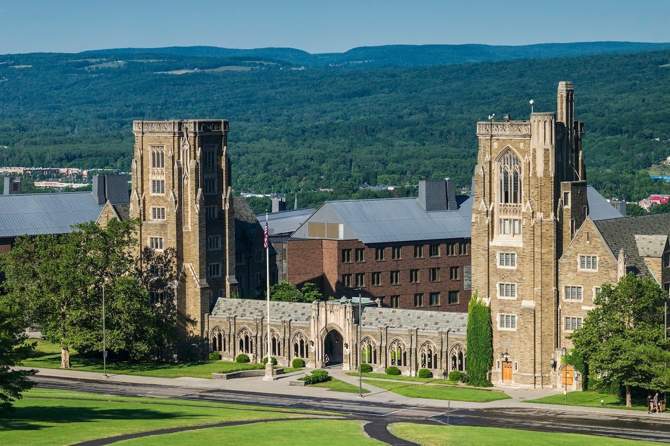 Cornell'deki cinsel saldırı iddialarında soruşturma yeniden açıldı