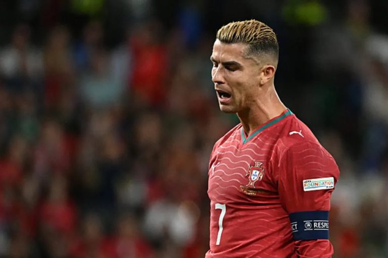 Cristiano Ronaldo Portekiz kampından ayrıldığını açıkladı