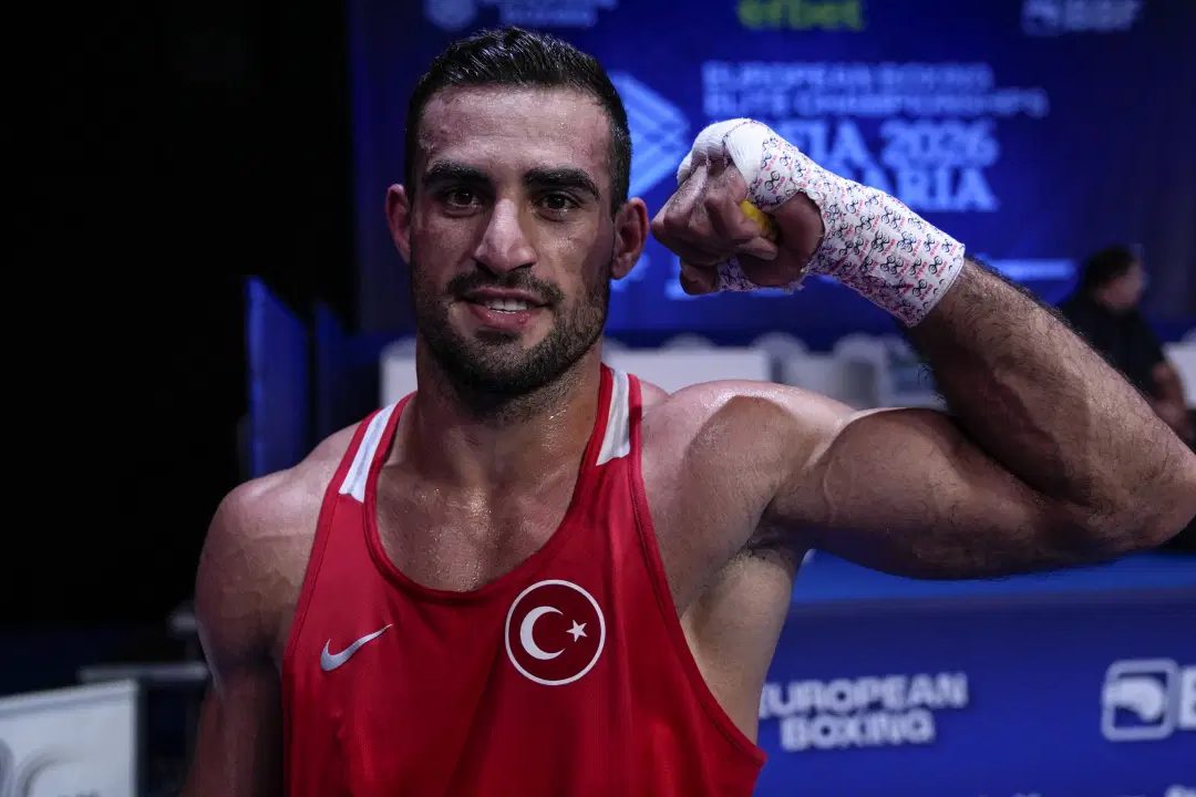 Emrah Yaşar, Avrupa Boks Şampiyonası'nda Ağır Sıklette Finale Yükseldi