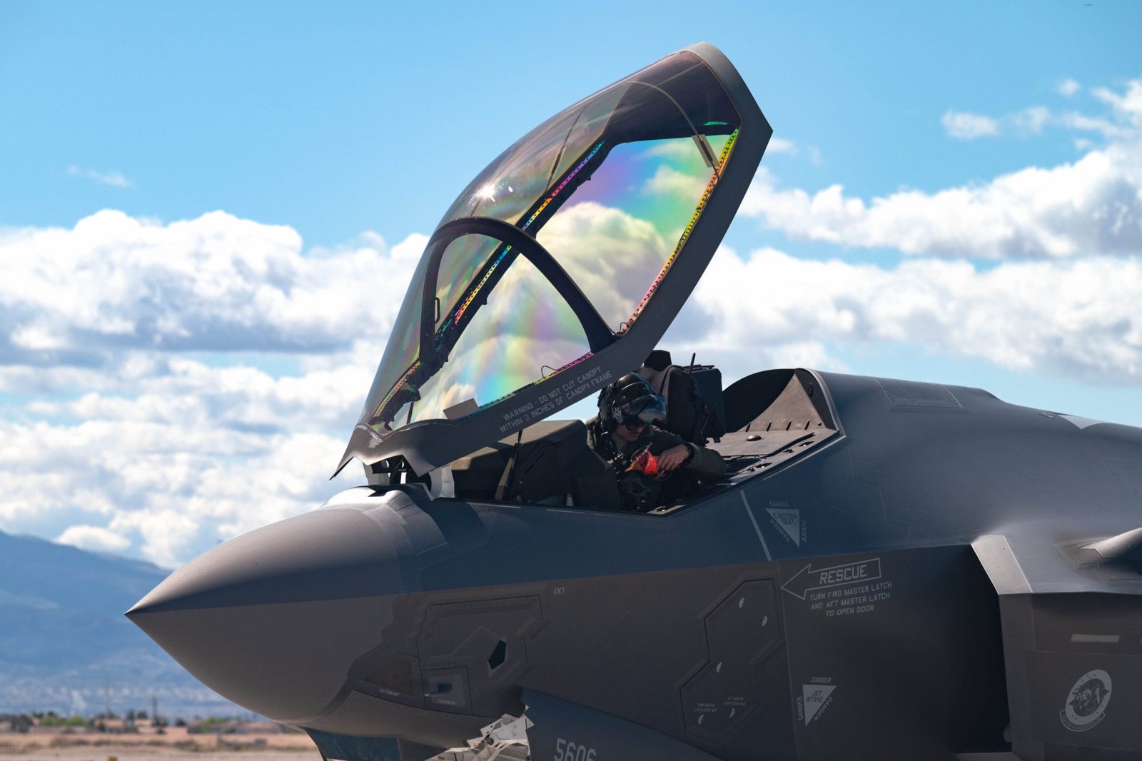 F-35 Savaş Uçağının Gizli Parçaları Hong Kong’da Kayboldu: ABD Soruşturma Başlattı