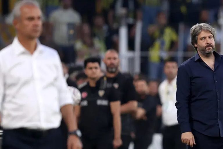 Fenerbahçe Yenilgisinin Ardından Eyüpspor Teknik Direktörü Özhan Pulat İstifa Etti