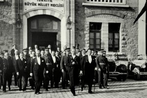 Hearts of Iron IV Sunucusunda Atatürk Fotoğrafı Yasağı Tepki Çekti