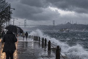 İstanbul'da sağanak ve fırtına riski hafta sonuna kadar sürecek