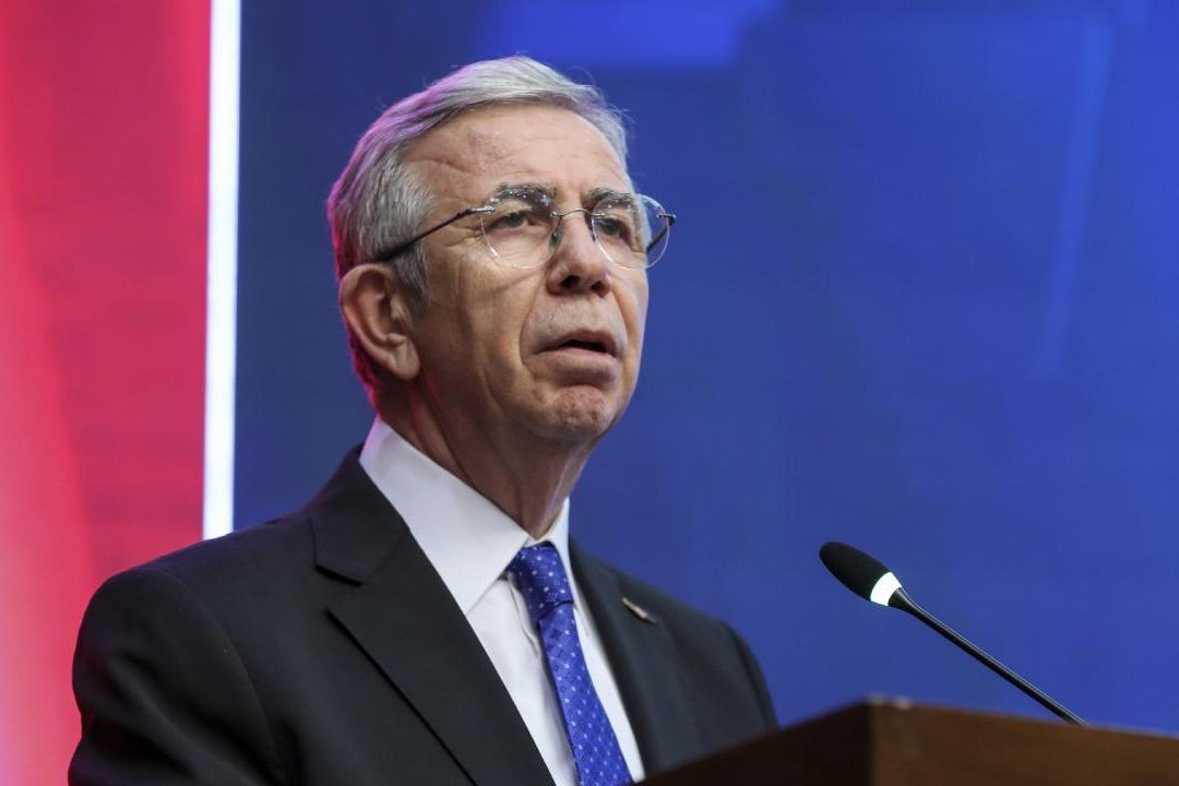 Mansur Yavaş ve 7 ilçe belediye başkanı CHP'den istifa etti