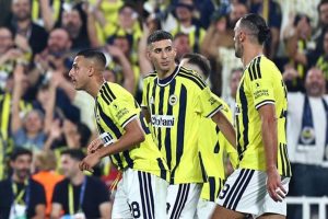 Mert Müldür Ameliyat Oldu: Fenerbahçe Yıldızı 2 Ay Sahalardan Uzak