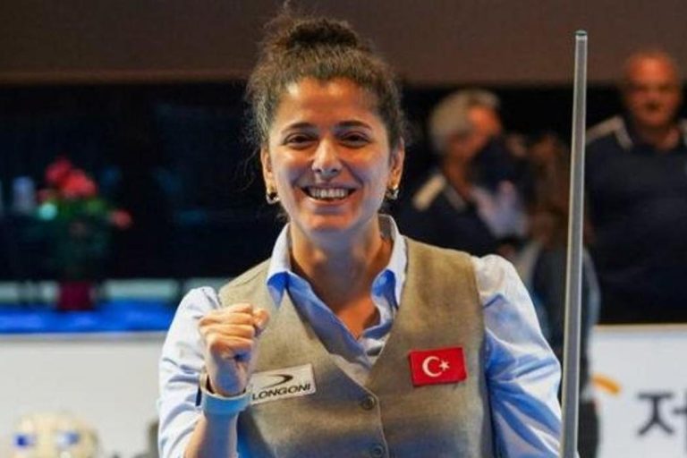 Milli Bilardocu Güzin Müjde Karakaşlı Dünya Şampiyonu Oldu