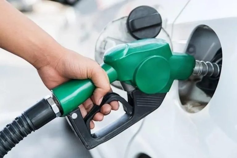 Motorine Peş Peşe Zam: Litre Fiyatı Türkiye Genelinde 100 TL’yi Aştı