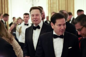 Musk belgeselinin reklamlarına sosyal medya engeli