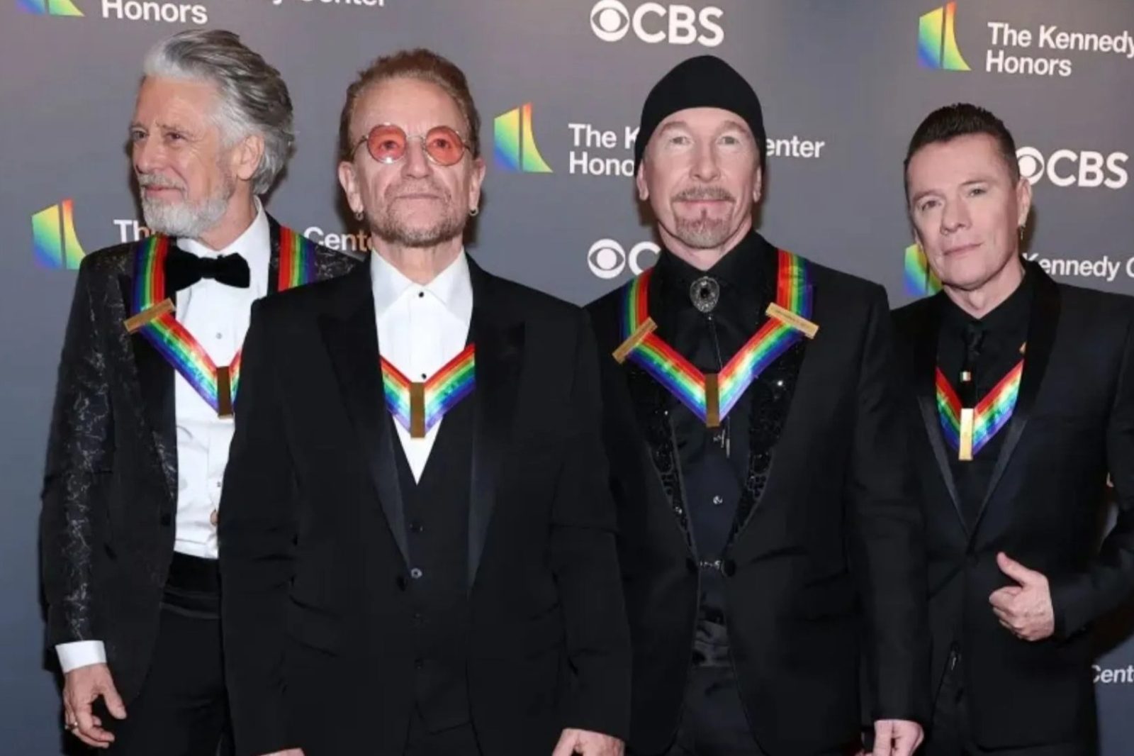 U2, Dolly Parton düetiyle yeni albümünü 13 Kasım'da çıkaracak