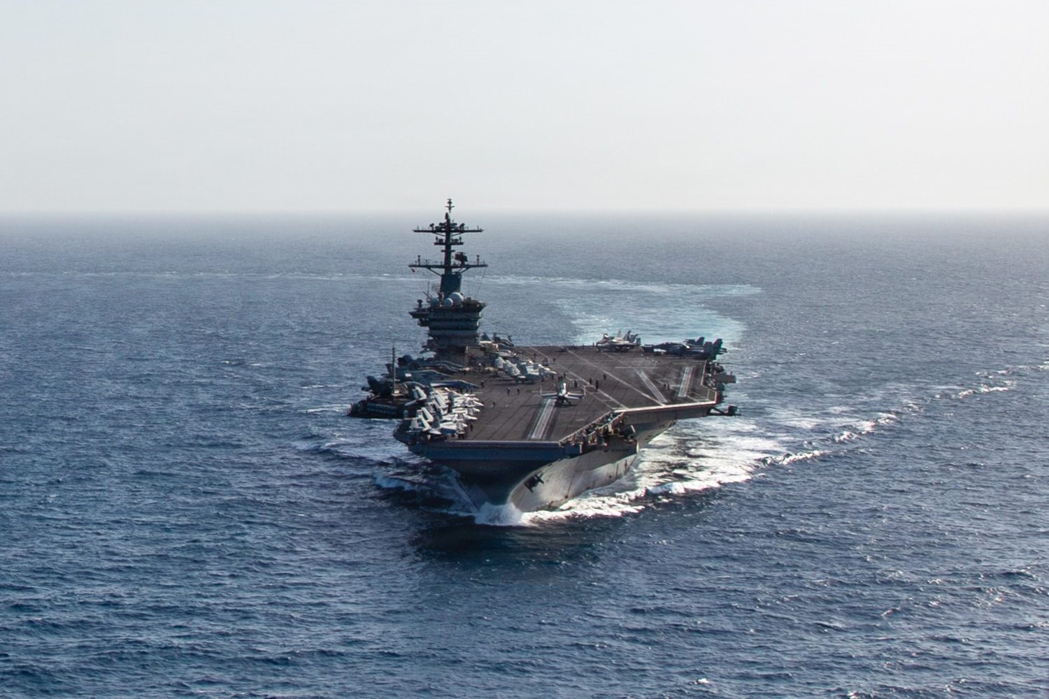 USS Abraham Lincoln Görevinde Sekiz Denizci İntihar Girişiminde Bulundu