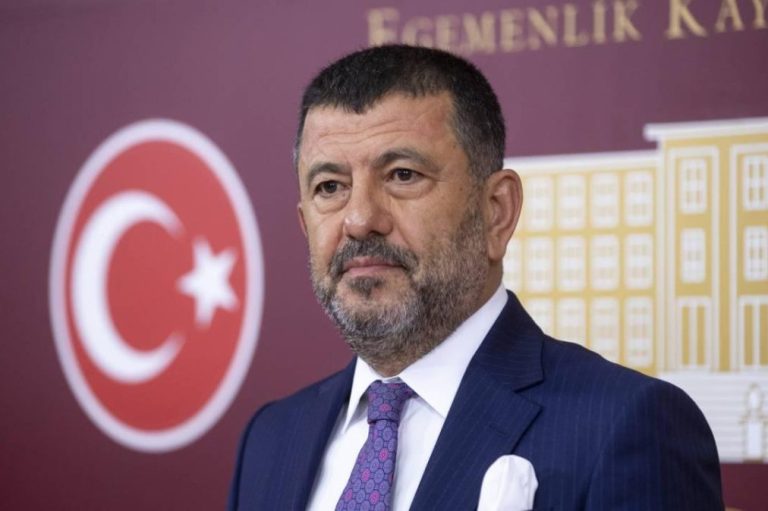 Veli Ağbaba pazar ziyaretinde rahatsızlandı, durumu iyi