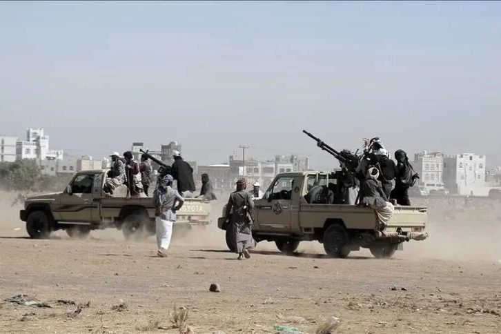 Yemen'de Husi Komutanı Öldürüldü: Çatışmalarda 13 Asker Hayatını Kaybetti