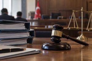 AK Parti, dört kişi ve BirGün TV'ye karşı 1,6 milyon TL'lik dava açtı