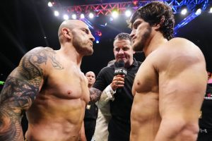 UFC dövüşçüsü Volkanovski, Evloev’i yenip kemerini korudu