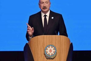 Aliyev, YAP kurultayında bağımsız dış politika vurgusu yaptı