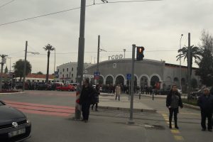 Alsancak Garı'nda yanan boş vagon kullanılamaz hâle geldi