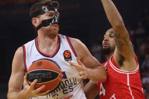Anadolu Efes, Olympiakos deplasmanında 89-66 yenildi