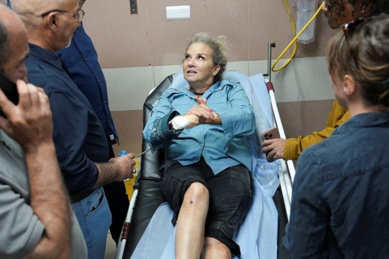 Batı Şeria’da zeytin hasadı sırasında saldırıda gazeteci yaralandı