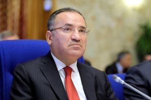 Bekir Bozdağ sağlık gerekçesiyle TBMM Başkanvekilliğinden istifa etti