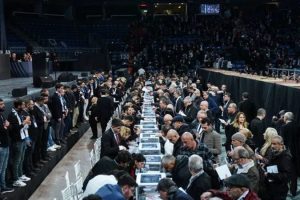 Beşiktaş seçiminde Serdal Adalı tek aday olarak oy istiyor