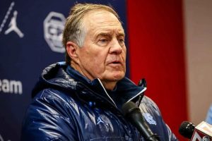 Bill Belichick yönetimindeki North Carolina, Pitt'i 21-17 yendi