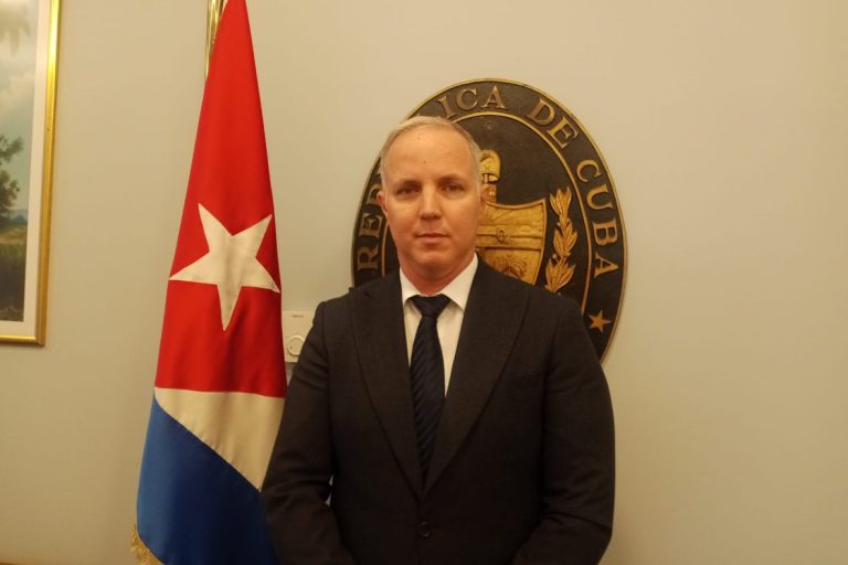 BM Genel Kurulu, Küba ambargosunun kaldırılması çağrısını kabul etti