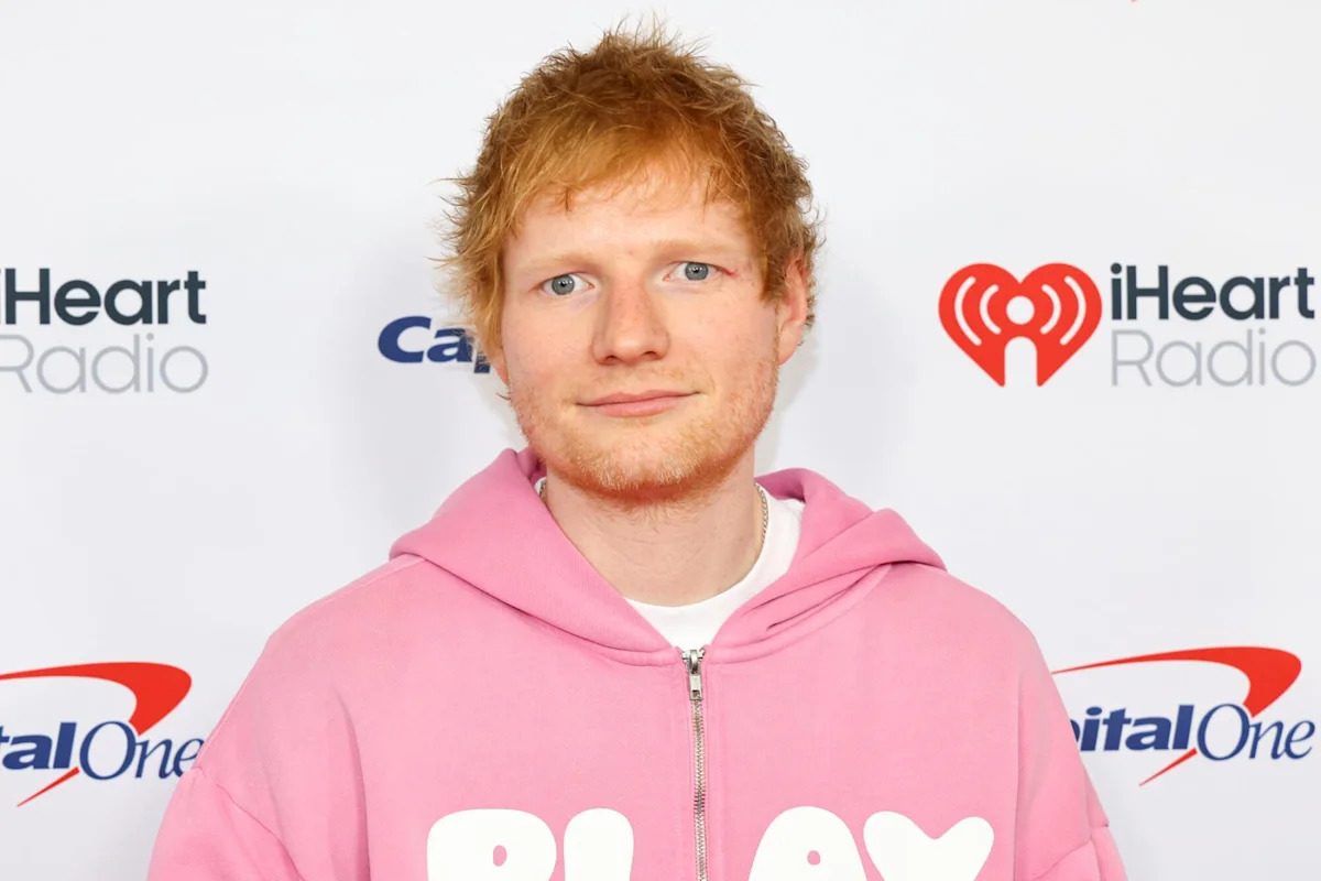 Bono, Ed Sheeran’ın siyasete mesafesini anlattı