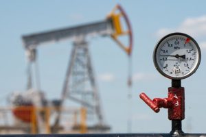 Brent petrol 106 doları aşarken arz riski yeniden yükseldi