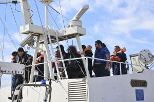 Bulgaristan, batan geminin kayıp mürettebatı için aramayı durdurdu