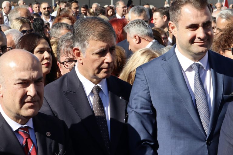 Cemil Tugay ADD Karşıyaka Şubesi üyeliğini sonlandırdı