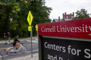 Cornell'de yönetim için güvensizlik oylaması gündemde