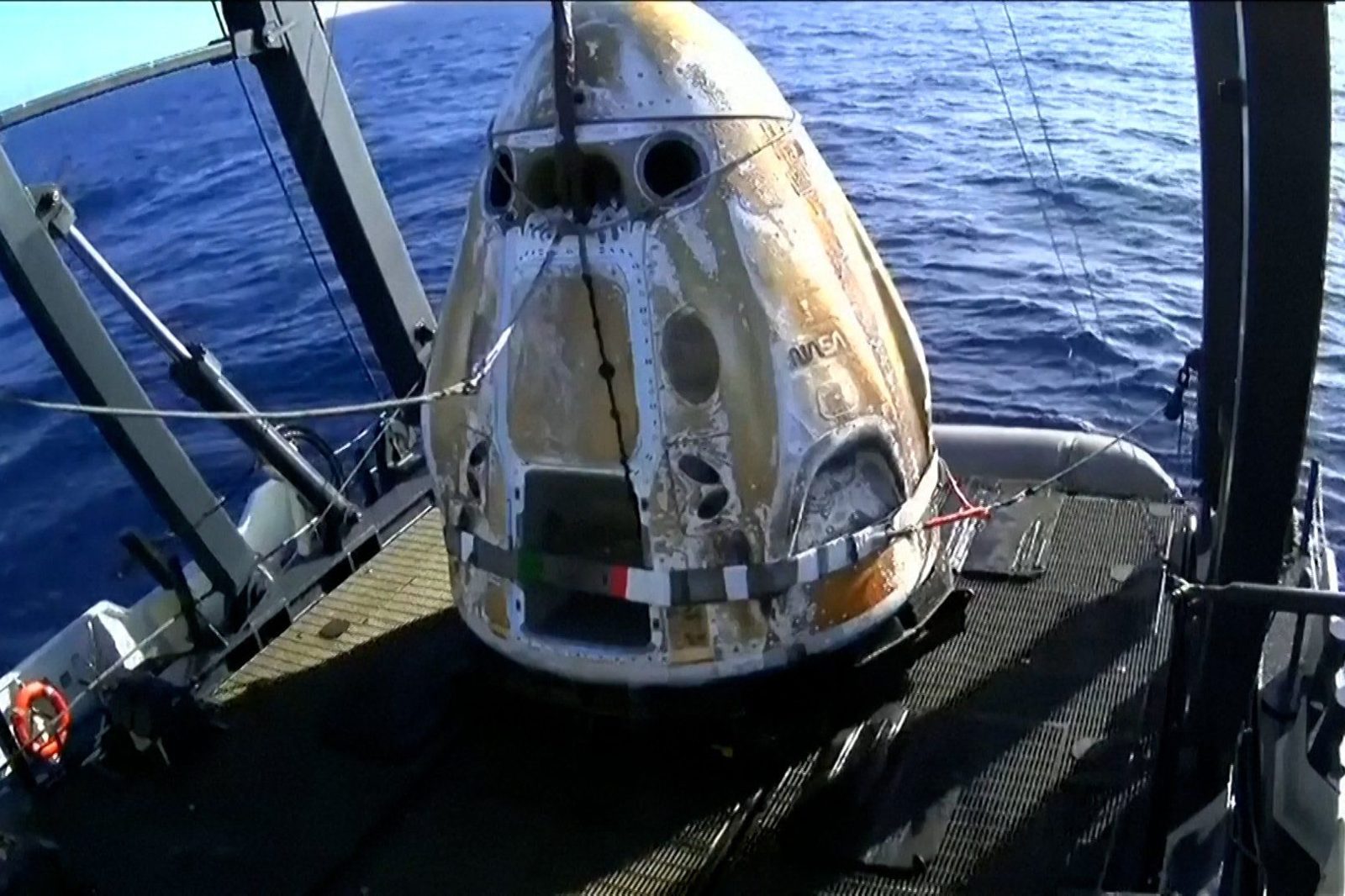 Crew-12 astronotları 237 gün sonra Dünya'ya döndü