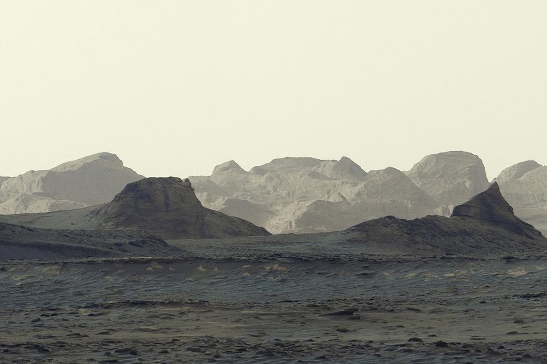 Curiosity, Mars'ta 3 milyar yıllık yardangları görüntüledi
