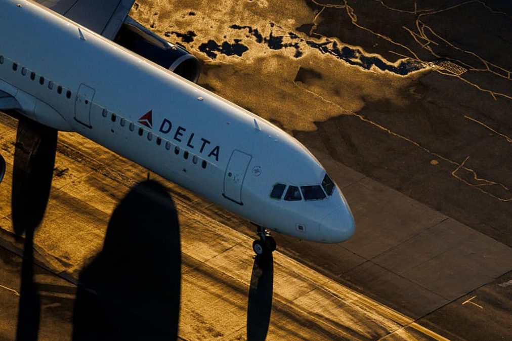 Delta Air Lines, yakıt maliyetiyle 2026 kâr tahminini düşürdü