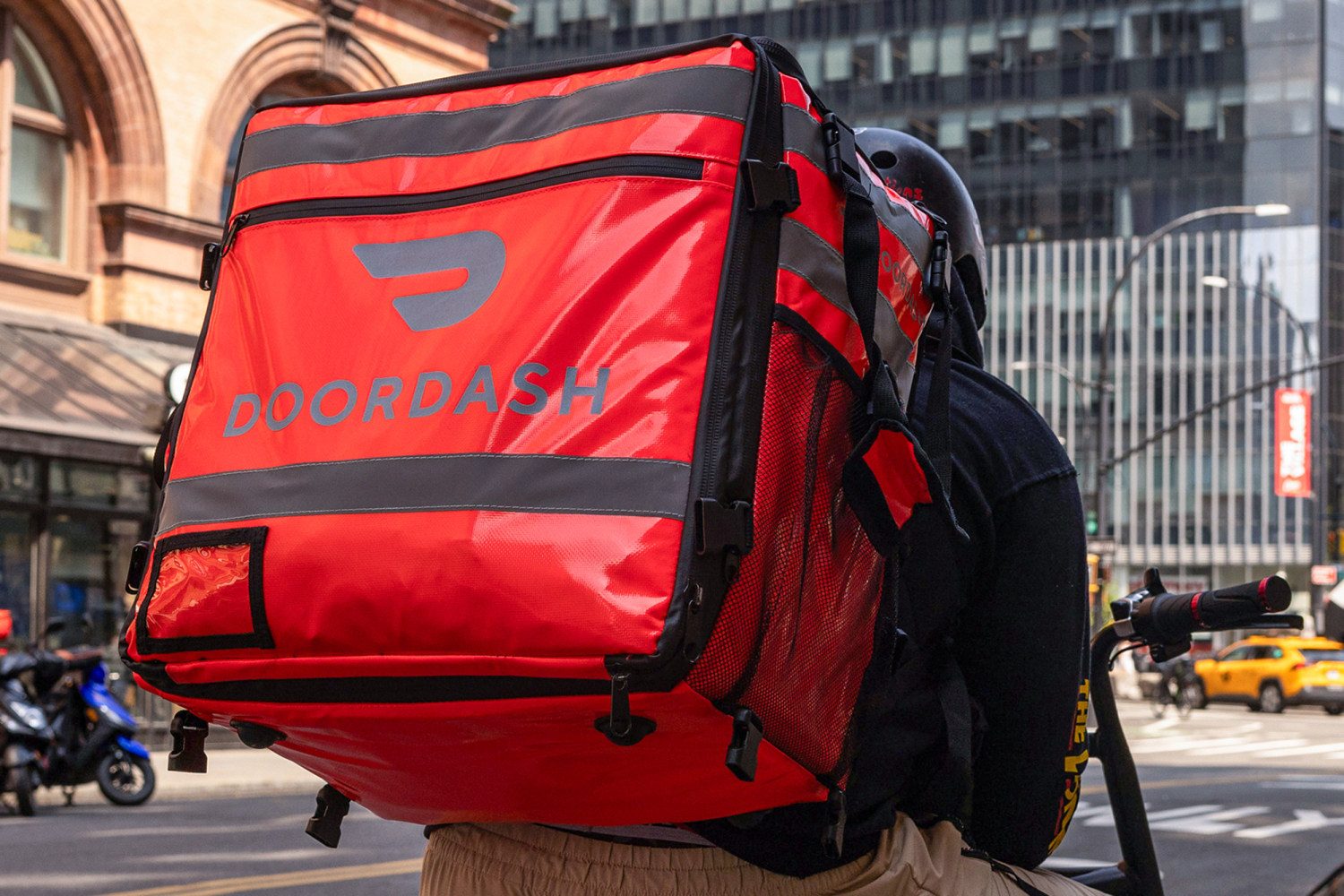 Teslimat platformu DoorDash, Instacart’ı 17 milyar dolara alıyor