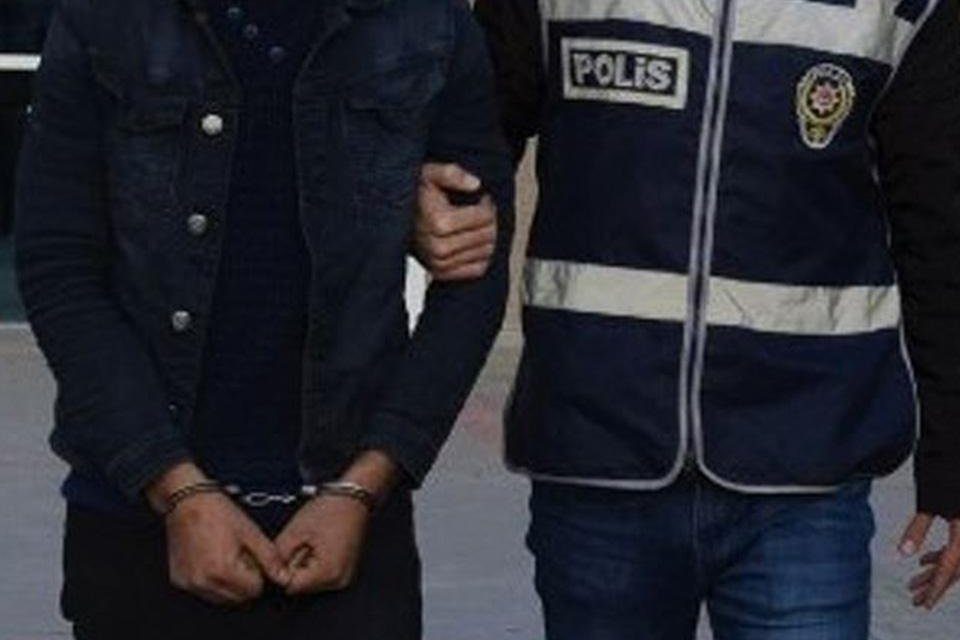 Edremit'te öğretmen hakaret iddiasıyla gözaltına alındı