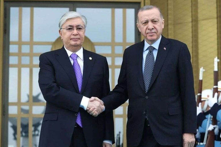 Erdoğan, Kazakistan Cumhurbaşkanı Tokayev ile görüştü