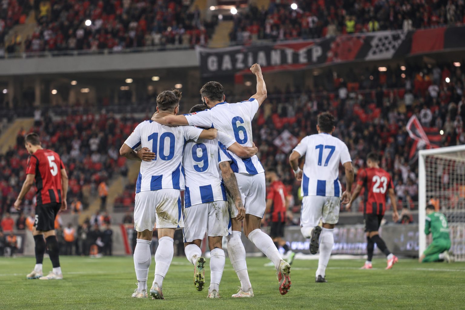 Erzurumspor FK, Gaziantep FK deplasmanında 3-1 kazandı