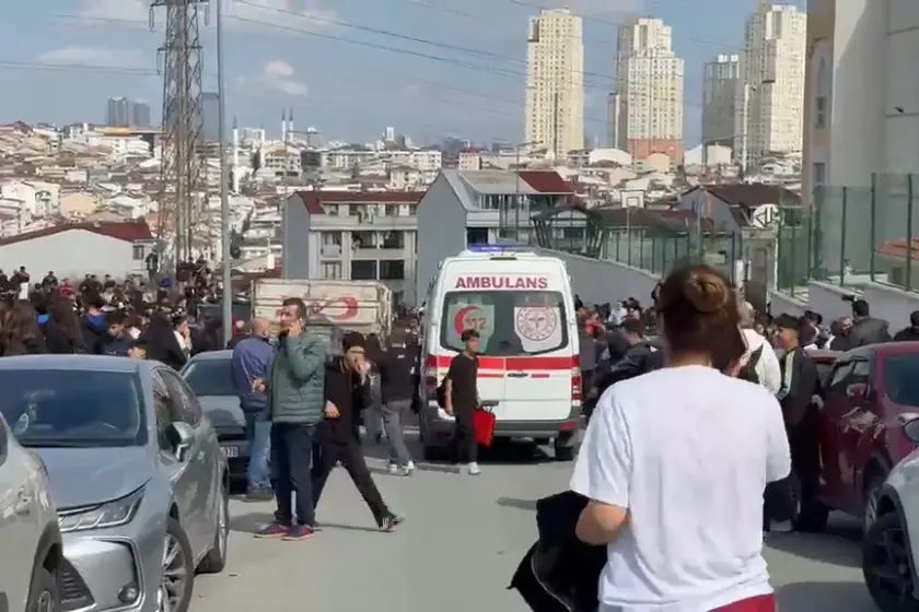 Esenyurt'ta lise kavgasında iki öğrenci yaralandı