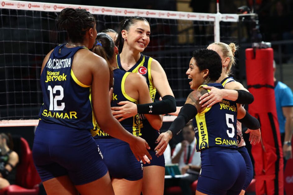 Fenerbahçe Medicana, Eczacıbaşı Peron'u 3-1 yenerek 4'te 4 yaptı