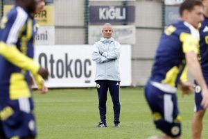 Fenerbahçe milli araya kadar 29 günde sekiz maça çıkacak