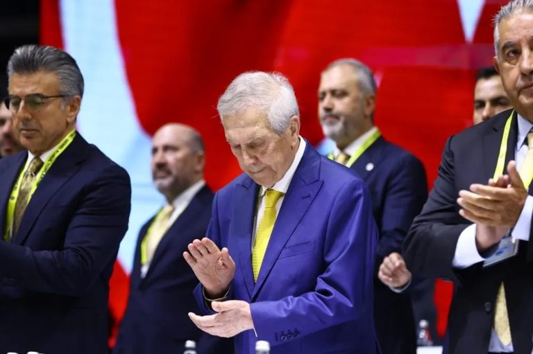 Fenerbahçe’nin FIFA kaynaklı transfer yasağı kaldırıldı