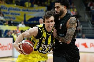 Fenerbahçe Tarfin, Körfez Basket'i 85-84 yenerek ligde ilk kez kazandı
